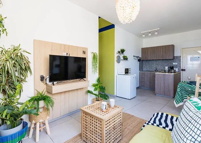 Whispering Palms 1-br By Finikoudes לרנקה