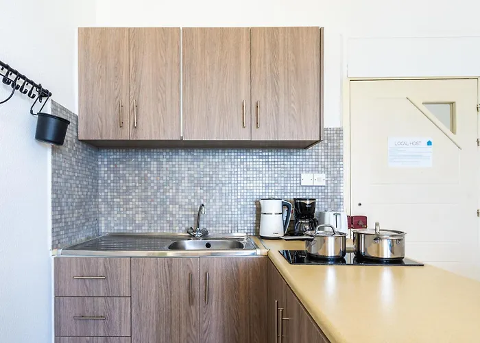 Whispering Palms 1-br By Finikoudes Apartamento