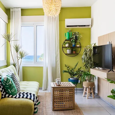 Whispering Palms 1-br By Finikoudes Apartment Larnaca